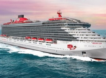 BARCELONA  RESILIENT LADY ADULTS ONLY