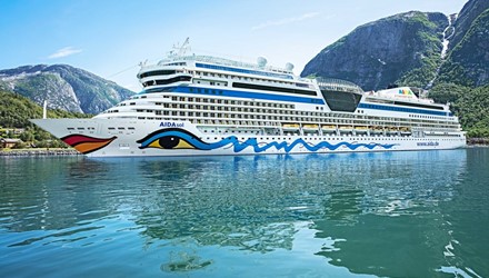 VANUIT HAMBURG EN KIEL