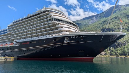 CUNARD QUEEN ANNE
