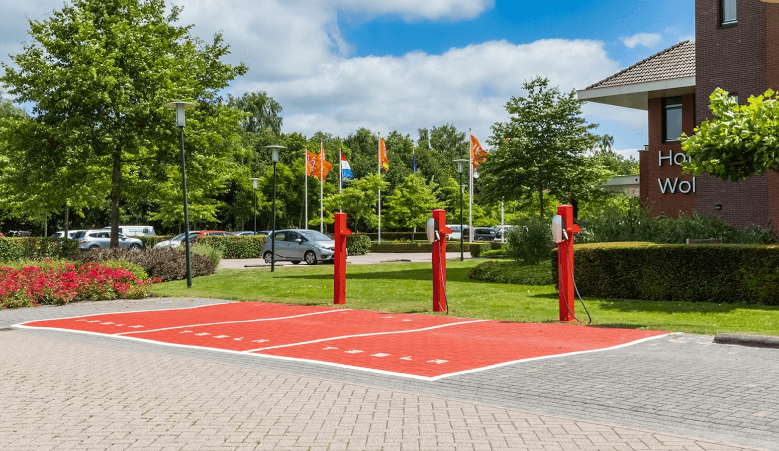 WIJ GAAN OP ZOEK NAAR  ELEKTRISCHE AUTOVAKANTIES...